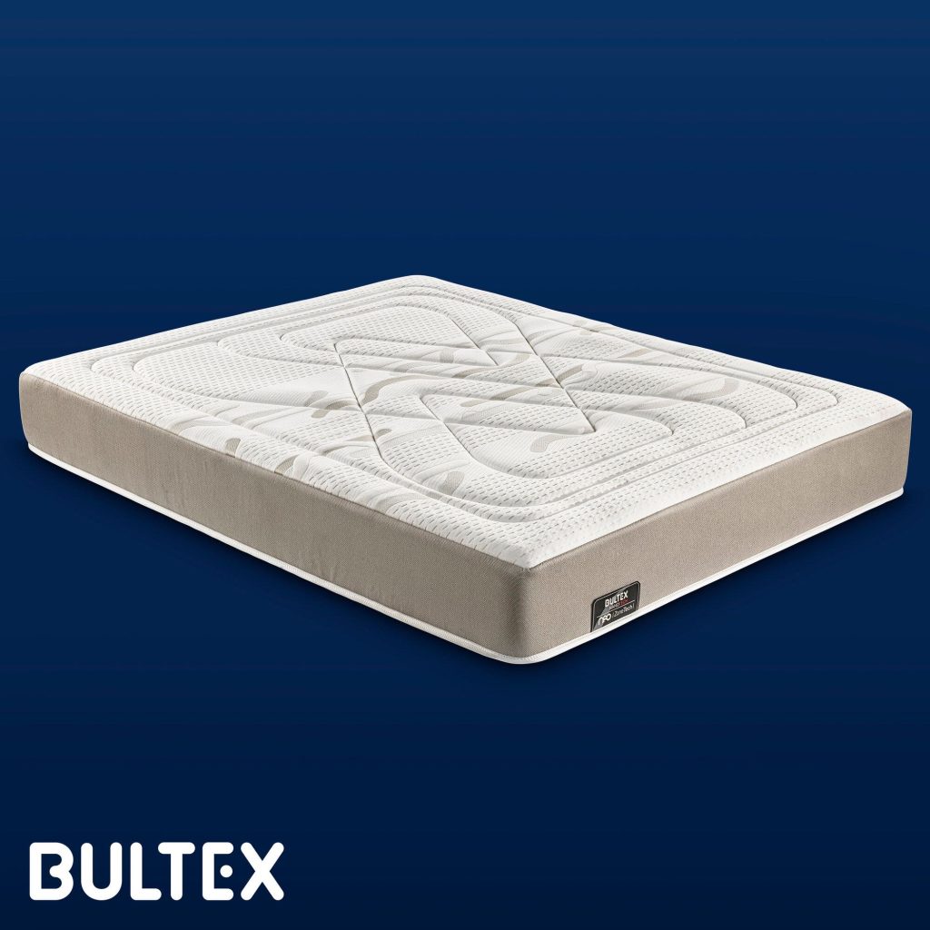 Colchão Bultex Zoom sobre fundo azul com o logótipo Bultex