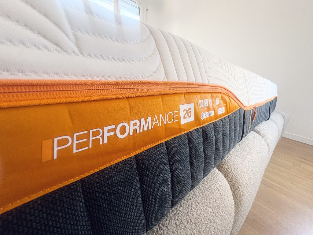 Painel lateral laranja Performance 26 do colchão que testámos
