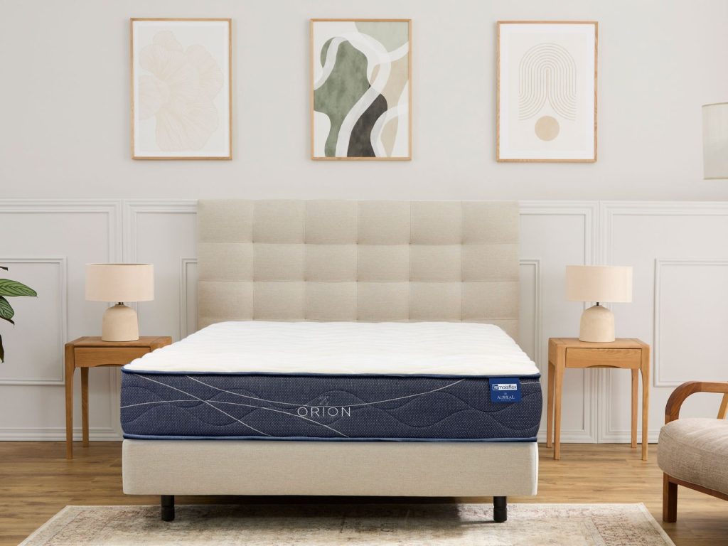 Colchão Molaflex Orion numa cama, em ambiente de quarto