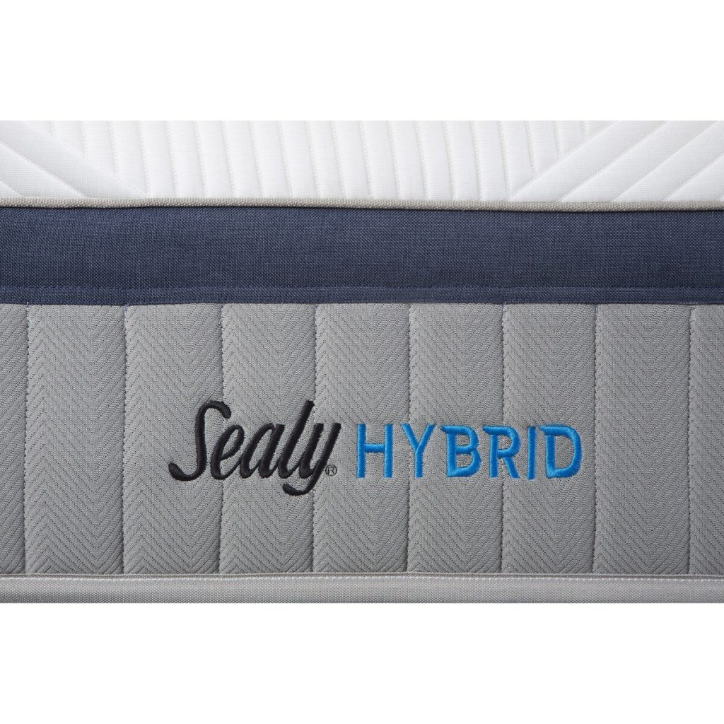 Lateral do colchão Sealy Hybrid Sublime V3 com a inscrição Sealy Hybrid